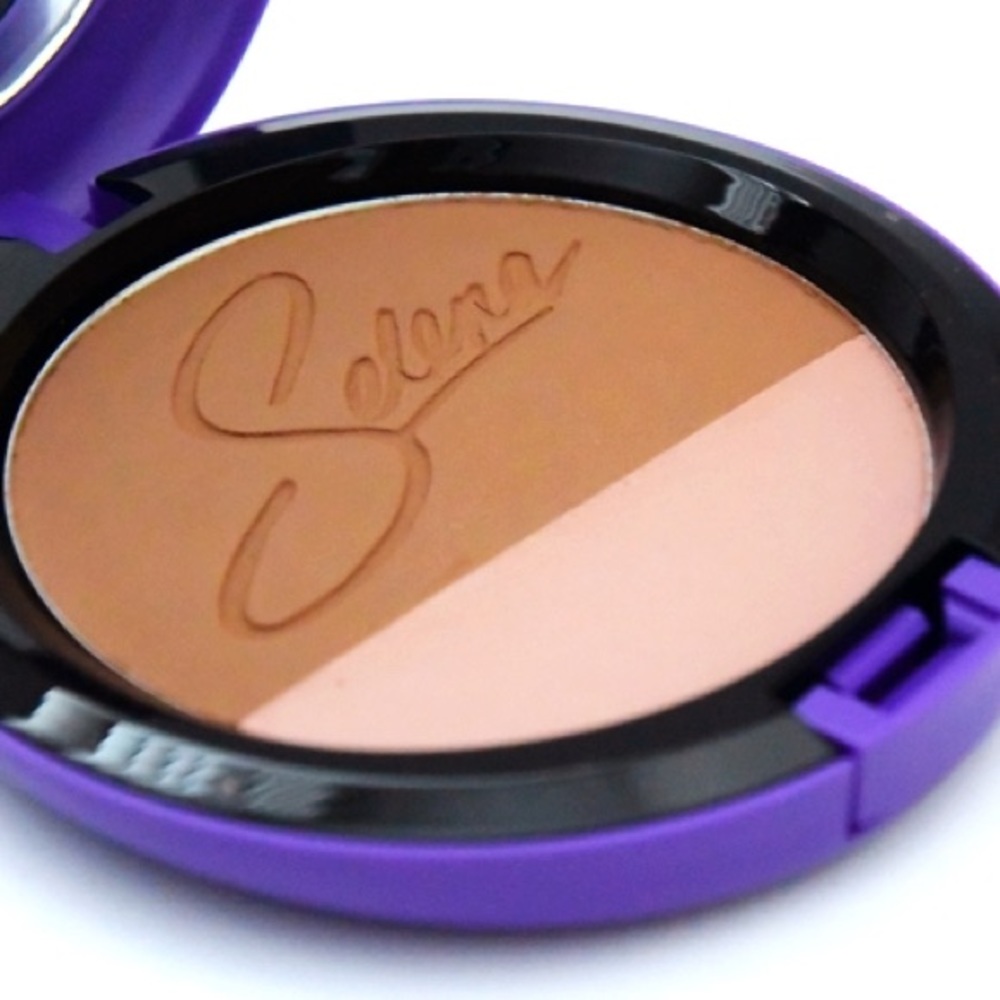 NIB MAC // Selena Techno Cumbia Powder Blush Duo